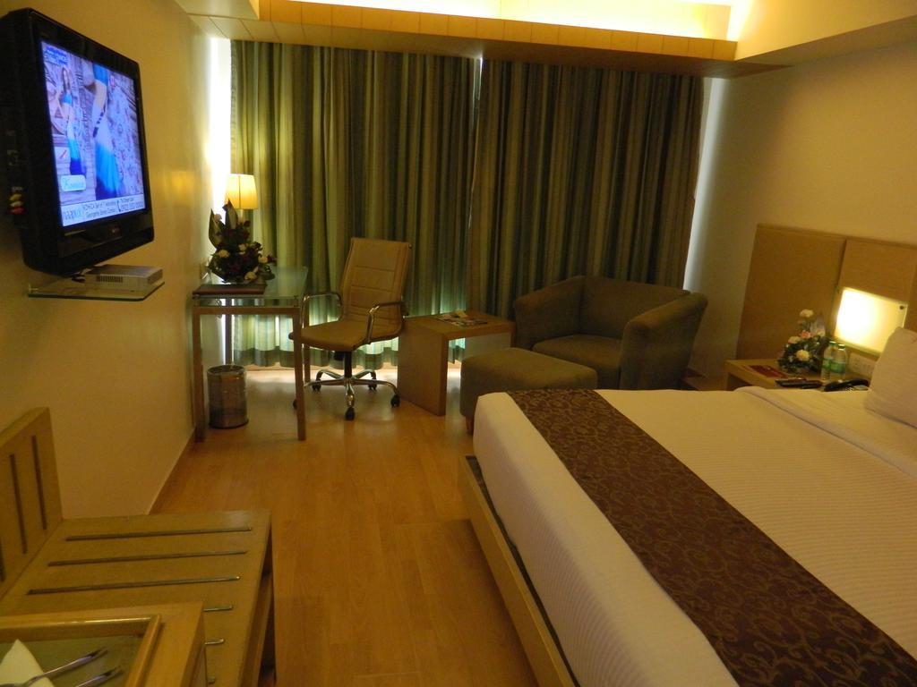 Park Maple Hotel Амритсар Екстериор снимка