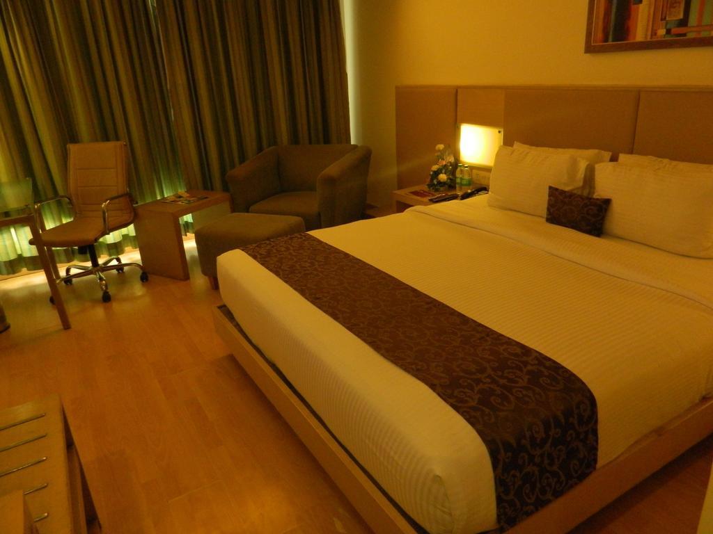 Park Maple Hotel Амритсар Екстериор снимка