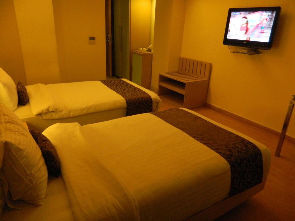 Park Maple Hotel Амритсар Екстериор снимка