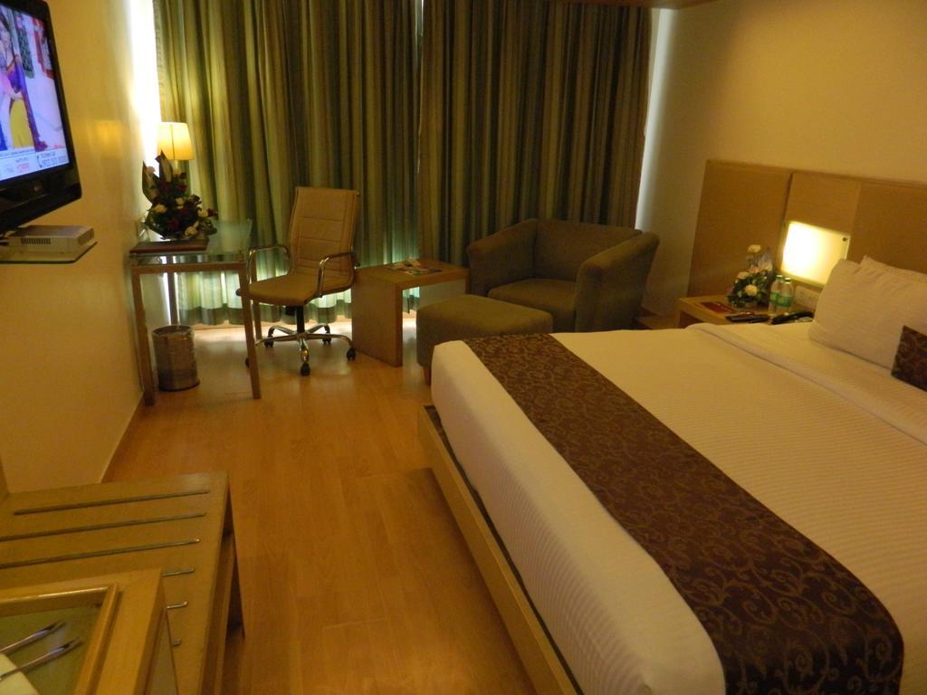 Park Maple Hotel Амритсар Екстериор снимка