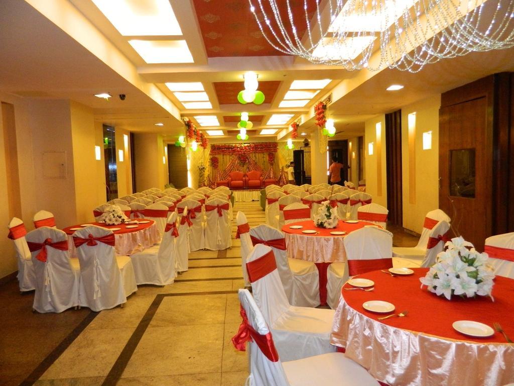 Park Maple Hotel Амритсар Екстериор снимка