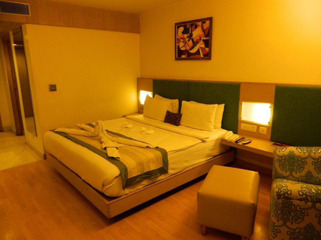 Park Maple Hotel Амритсар Екстериор снимка