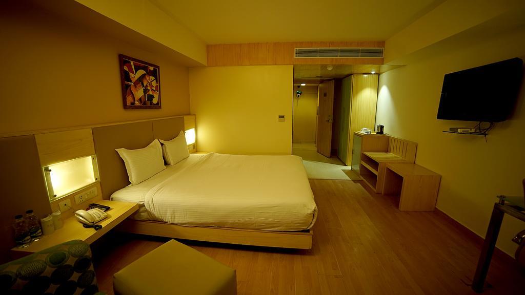 Park Maple Hotel Амритсар Екстериор снимка